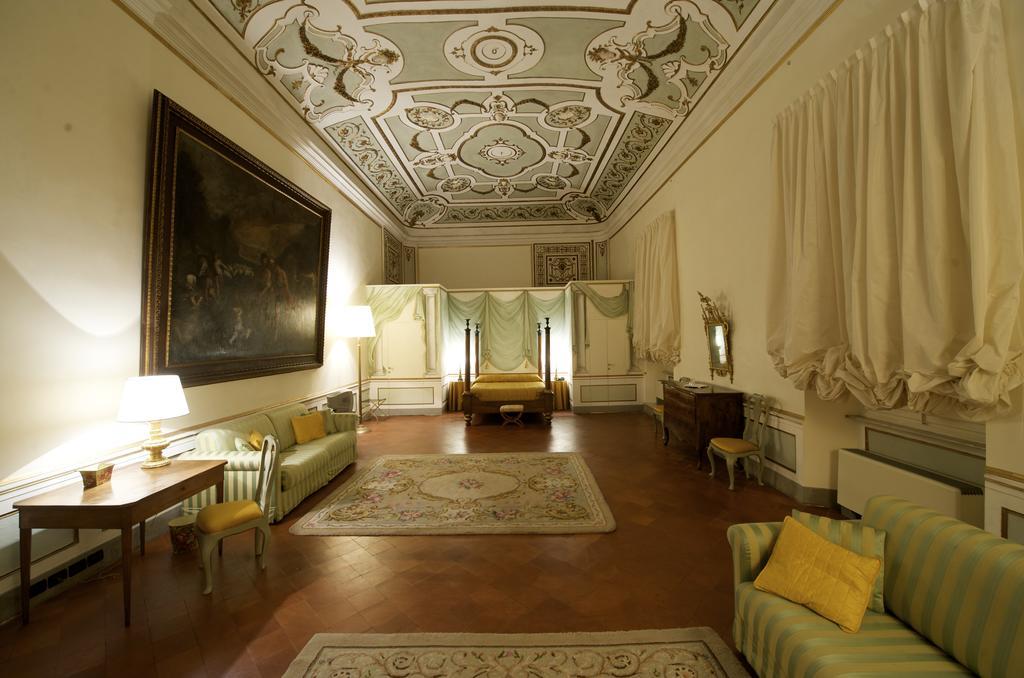 Palazzo Tucci Residenza D'Epoca Bed & Breakfast Lucca Rom bilde